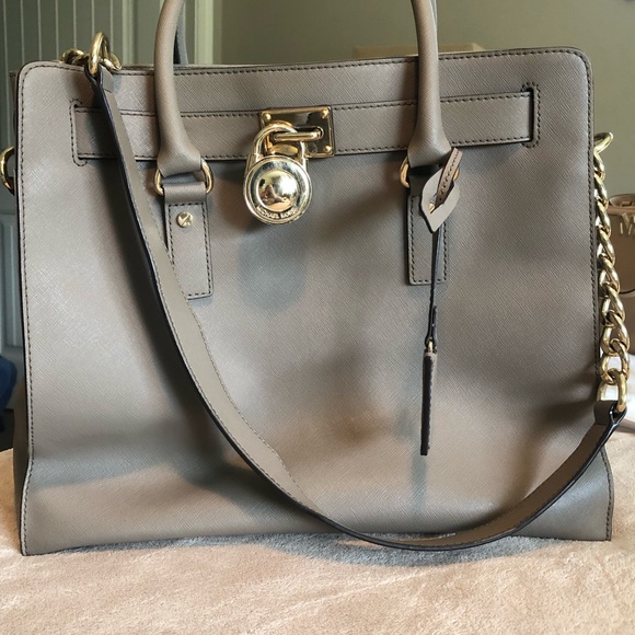 Michael Kors Handbags - Michael Kors Large Hamilton Purse